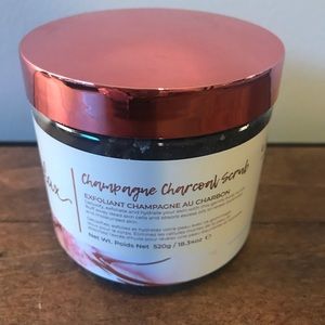 Manna Kadar champagne charcoal scrub